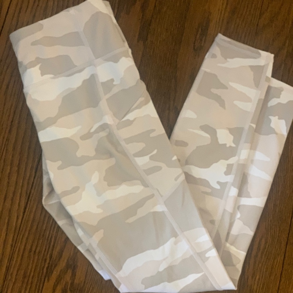 Athleta Elation Camo 7/8 Tight
